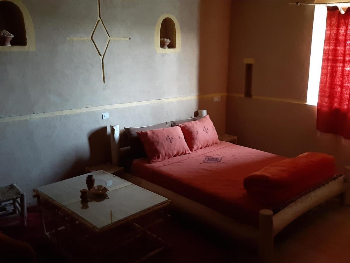 Kasbah Izoran Hotel Миделт Екстериор снимка