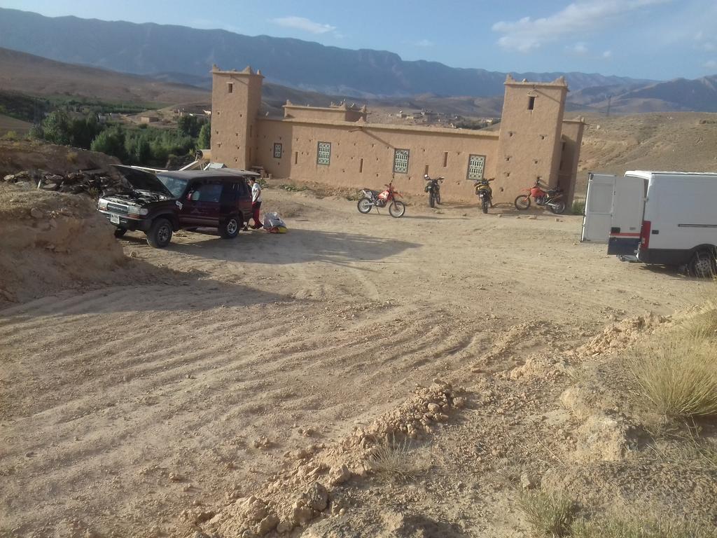 Kasbah Izoran Hotel Миделт Екстериор снимка