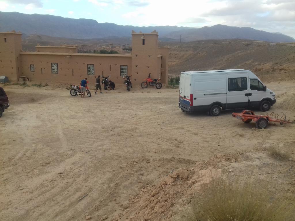 Kasbah Izoran Hotel Миделт Екстериор снимка