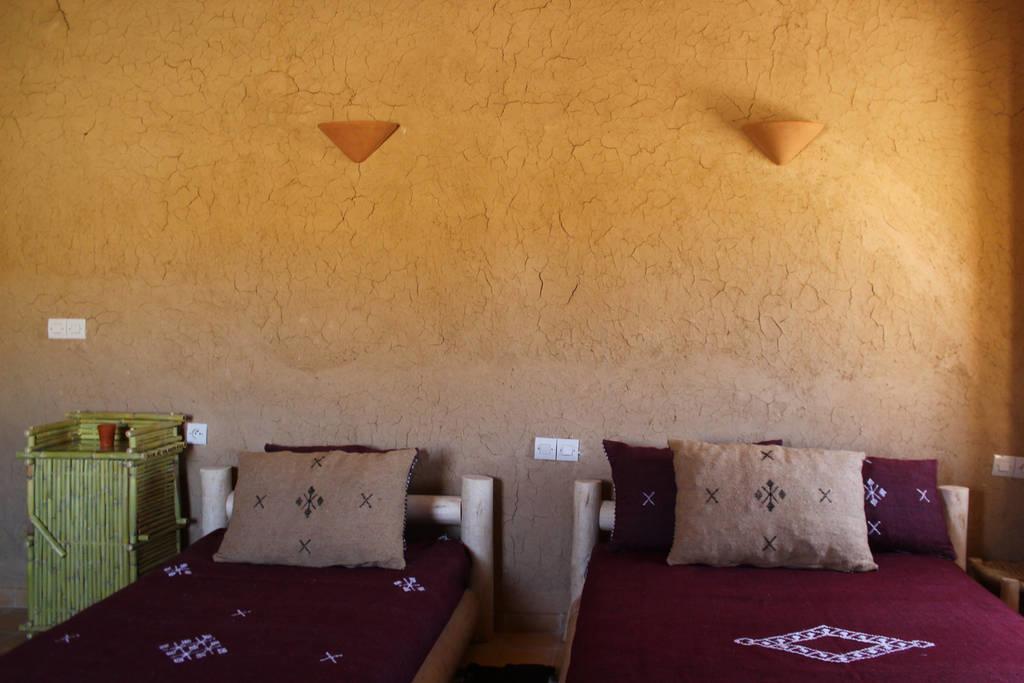 Kasbah Izoran Hotel Миделт Екстериор снимка