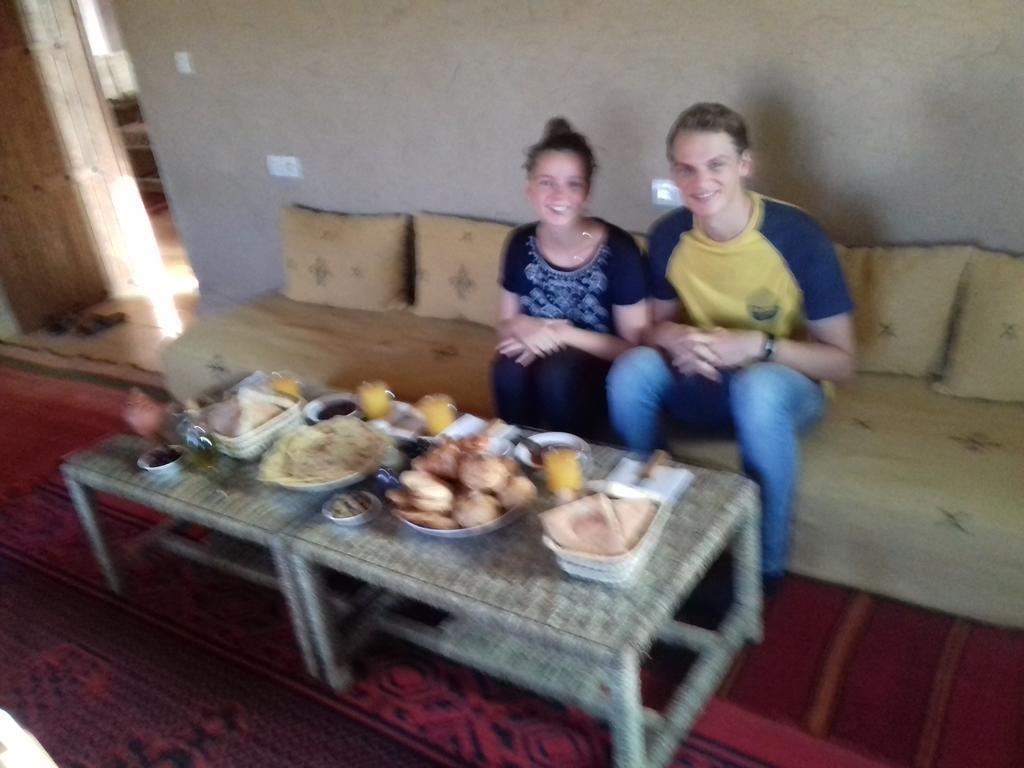 Kasbah Izoran Hotel Миделт Екстериор снимка